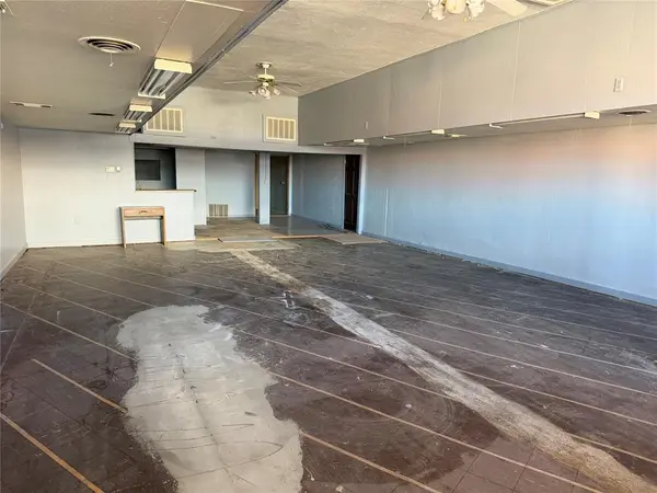 106 E Main ST, Sayre, OK 73662