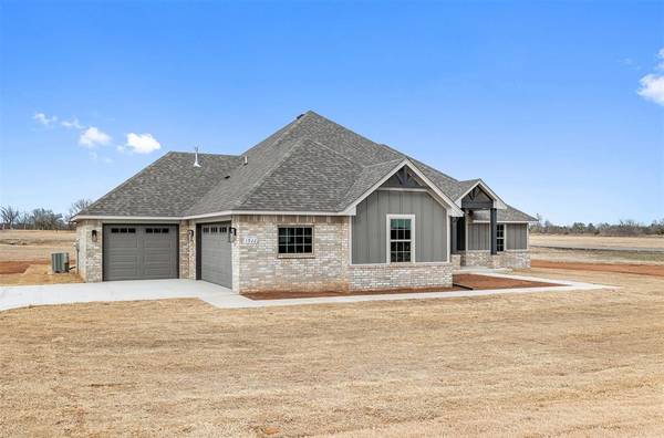 1922 Valley Ranch RD, Blanchard, OK 73010
