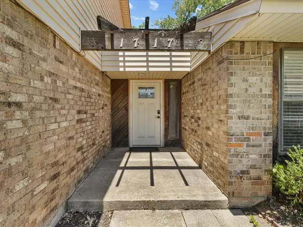 1717 Crest CIR, Oklahoma City, OK 73130