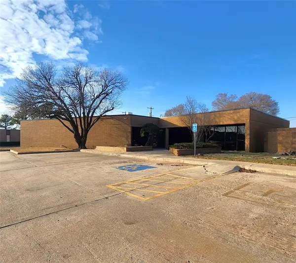 2033 Heritage Park DR, Oklahoma City, OK 73120