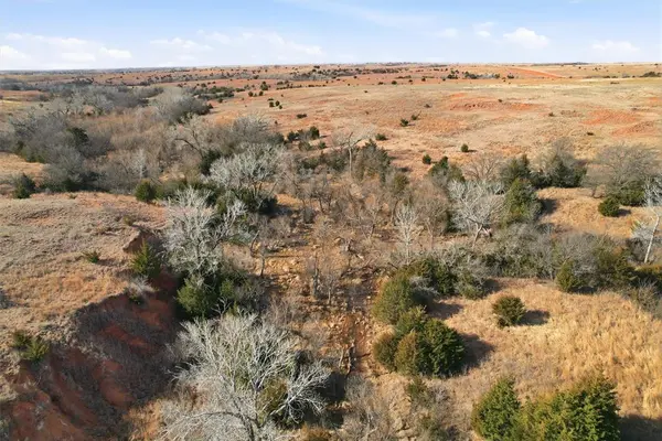 8097 N 2010 RD, Leedey, OK 73654
