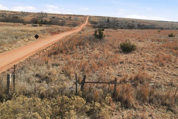 8097 N 2010 RD, Leedey, OK 73654