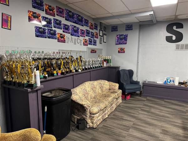 211 E Main ST, Shawnee, OK 74801