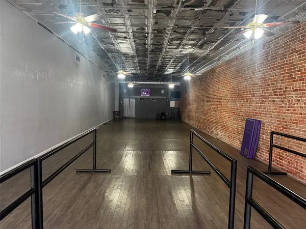 211 E Main ST, Shawnee, OK 74801