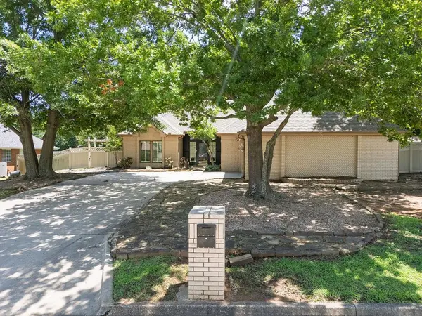 3 Brentwood PL, Shawnee, OK 74804