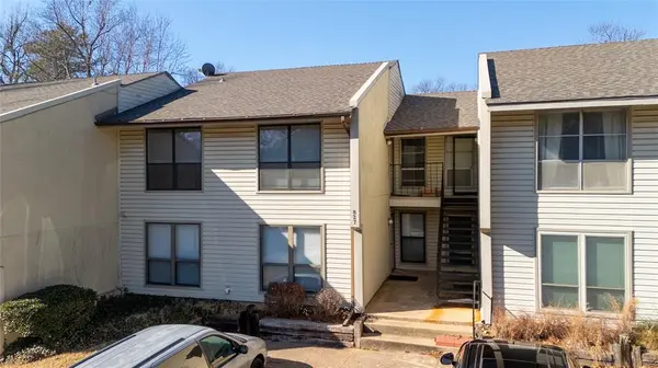 827 Red Bird LN #C, Norman, OK 73072