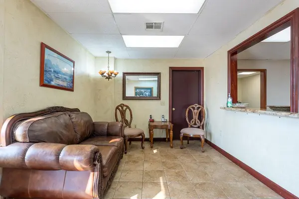 1501 N Shawnee AVE, Shawnee, OK 74804