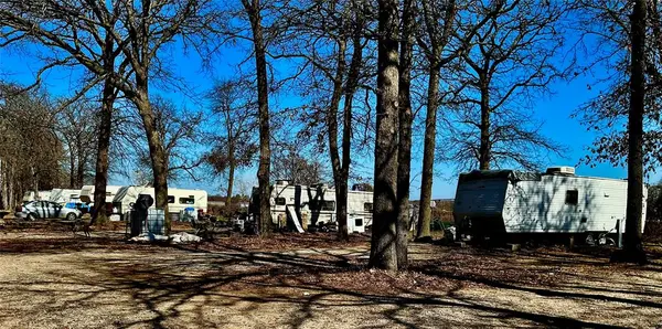 2059 N Three Pines RD, Kingston, OK 73439