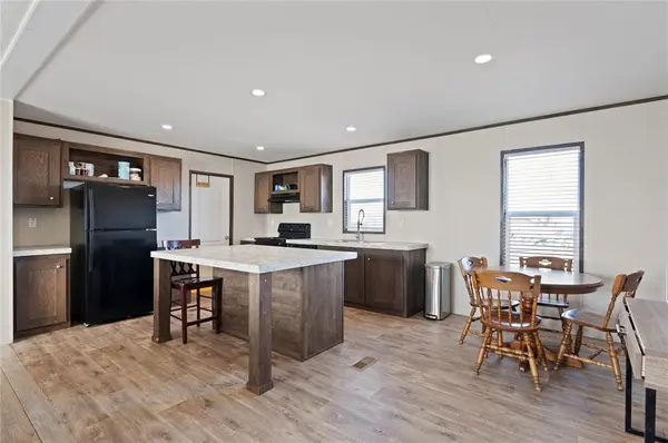 12201 Meadowlake, Guthrie, OK 73044