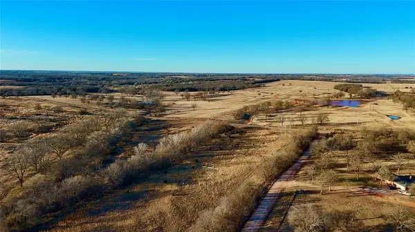 14 Wilshire DR, Mcloud, OK 74851