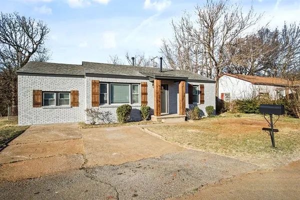 1012 Elmwood DR, Guthrie, OK 73044