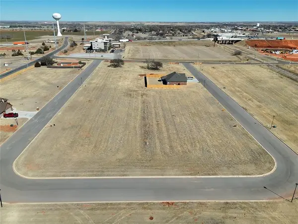 28 Flintlock TRL, Clinton, OK 73601