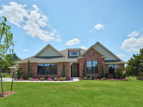 9216 SW 92nd ST, Mustang, OK 73064