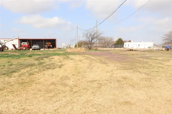 Thompson AVE, Chattanooga, OK 73528