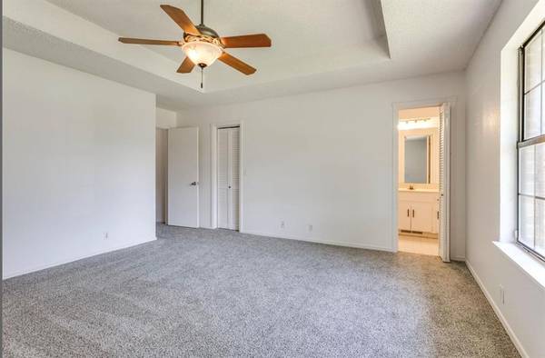 2713 S Summerfield DR, Edmond, OK 73012