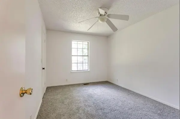2713 S Summerfield DR, Edmond, OK 73012