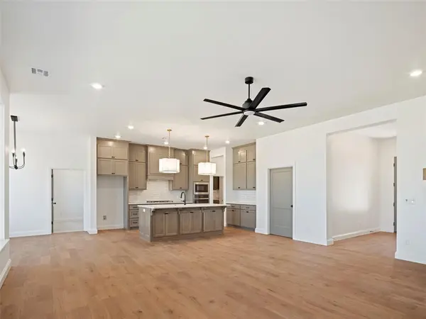 7809 NW 163rd ST, Oklahoma City, OK 73013