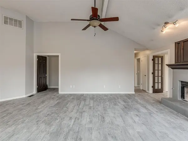 516 Winston DR, Norman, OK 73072