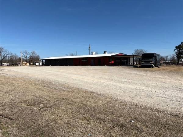 1704 E Highway 70 HWY, Kingston, OK 73439