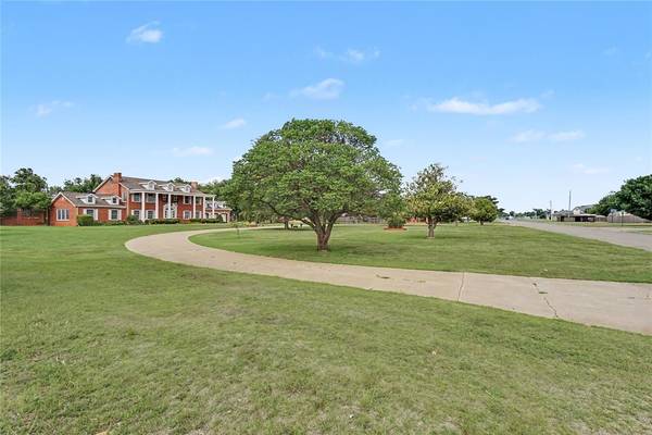 103 E Dogwood ST, Hobart, OK 73651