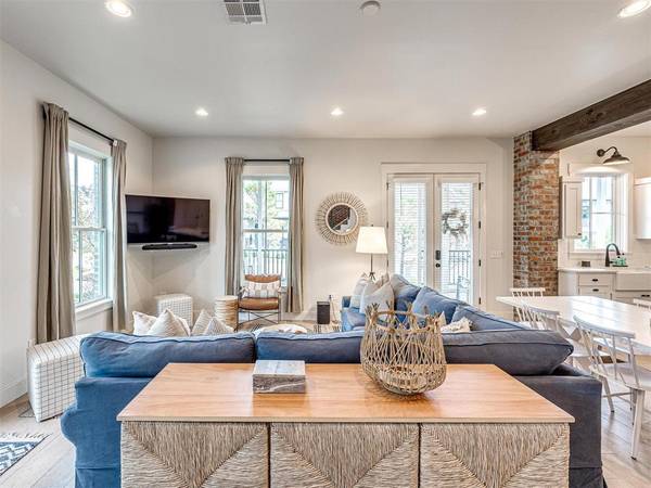 11 Redbud LN, Carlton Landing, OK 74432