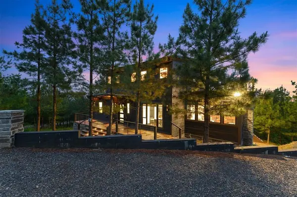 157 Woodland Bluff TRL, Broken Bow, OK 74728