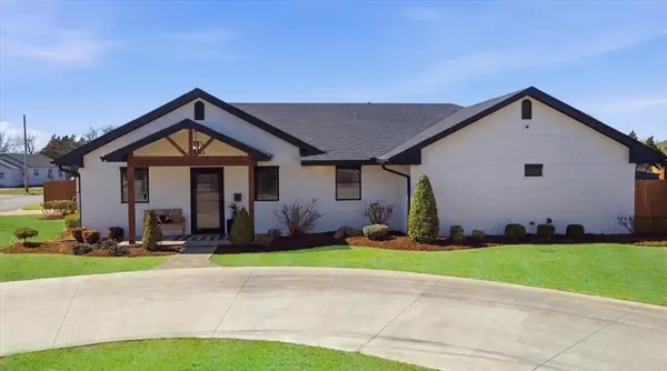 401 N Stephens ST, Hobart, OK 73651