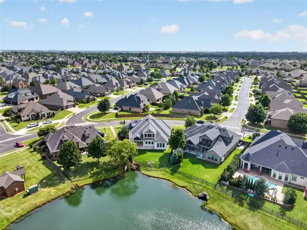15400 Kestral Park CT, Edmond, OK 73013
