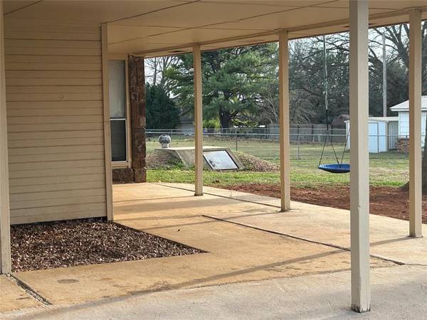 2023 N 9th ST, Purcell, OK 73080