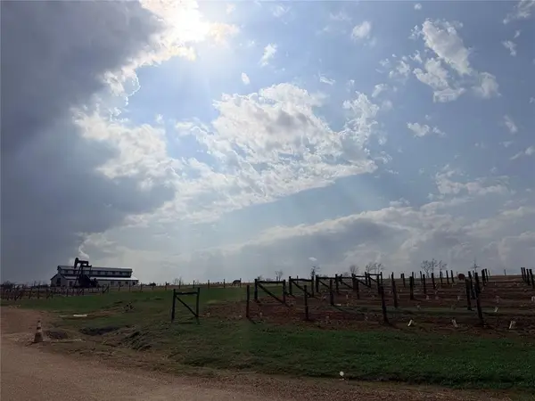 Vineyard Meadow RD, Norman, OK 73072