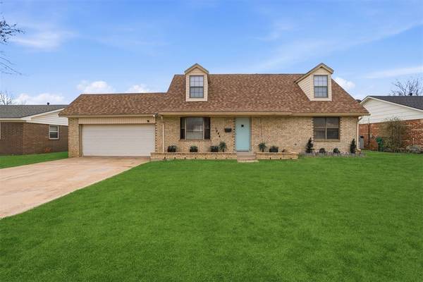 1524 Cindy ST, Mangum, OK 73554
