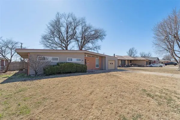 307 Fairview AVE, Blackwell, OK 74631