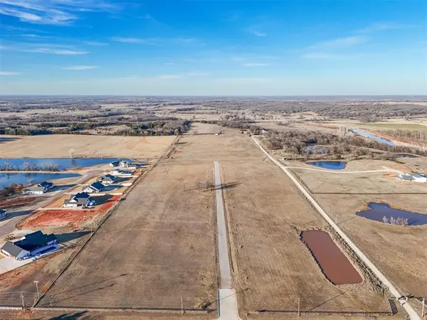 10 Stone River Ranch DR, Shawnee, OK 74804