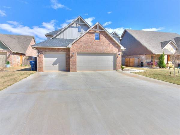 3204 Hayven CIR, Yukon, OK 73099