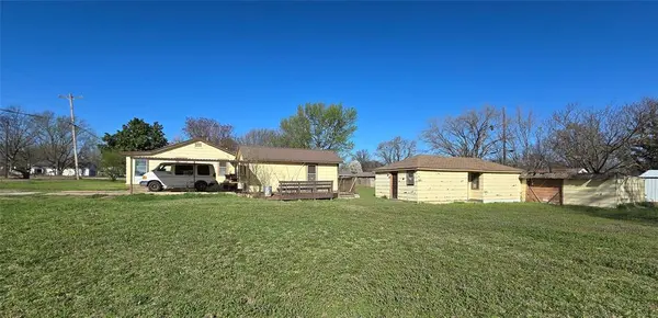 1212 12th ST, Maysville, OK 73057