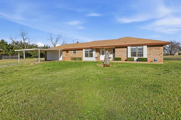895 Quail Creek DR, Blanchard, OK 73010