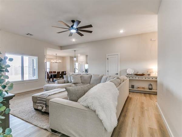 4526 Red Bird RD, Shawnee, OK 74804