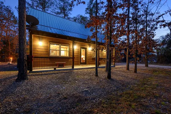 138 Guppy LN, Broken Bow, OK 74728