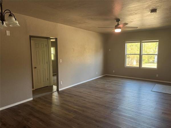 1209 E Whittaker ST, Shawnee, OK 74801