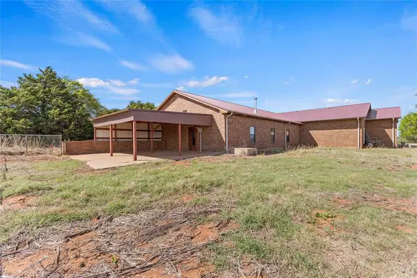 12168 N US 281 HWY, Lookeba, OK 73053