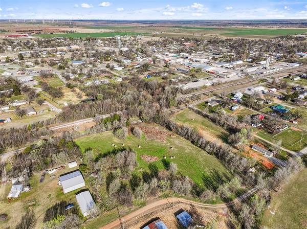 SE 2nd ST, Minco, OK 73059