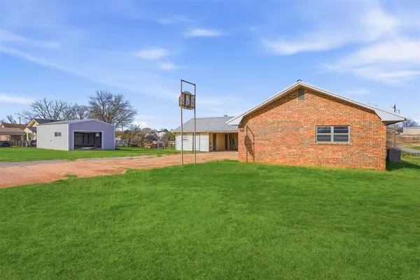 1013 N 3rd ST, Sayre, OK 73662