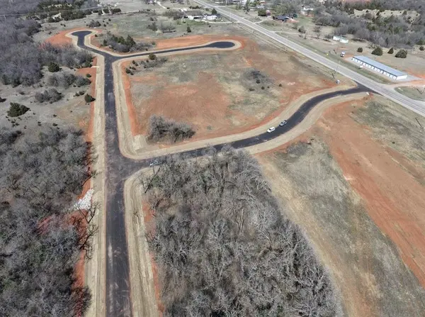 24922 Iron Hoof LN, Blanchard, OK 73031