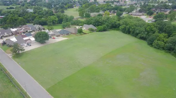 Sunup DR, Clinton, OK 73601