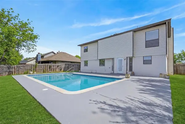 2605 Amber ST, Moore, OK 73160