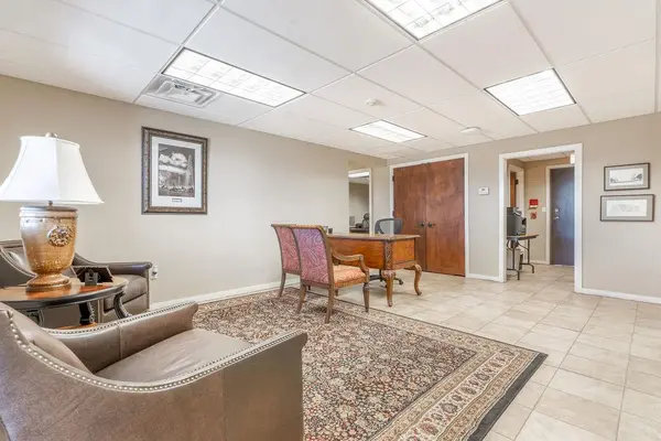 1230 Frisco AVE, Clinton, OK 73601