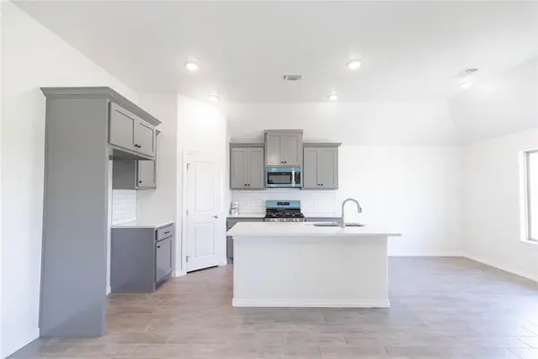 12308 SW 32nd ST, Yukon, OK 73099