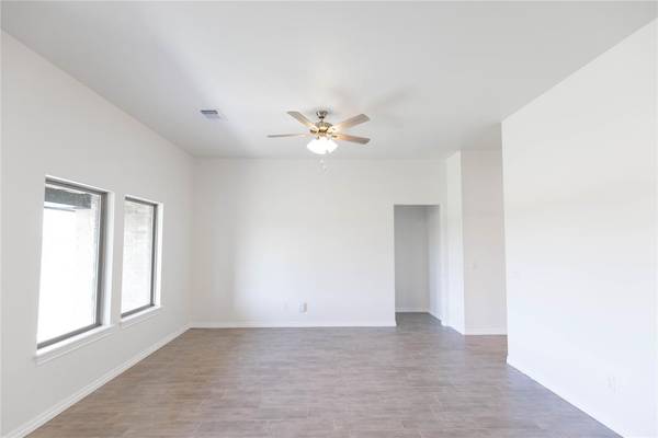 12308 SW 32nd ST, Yukon, OK 73099