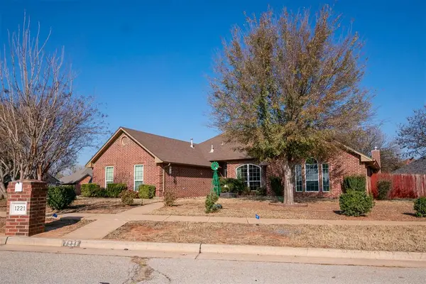 1221 NW 181st ST, Edmond, OK 73003
