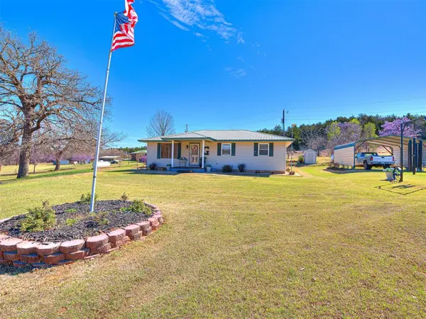 23155 County Street 2590, Binger, OK 73009